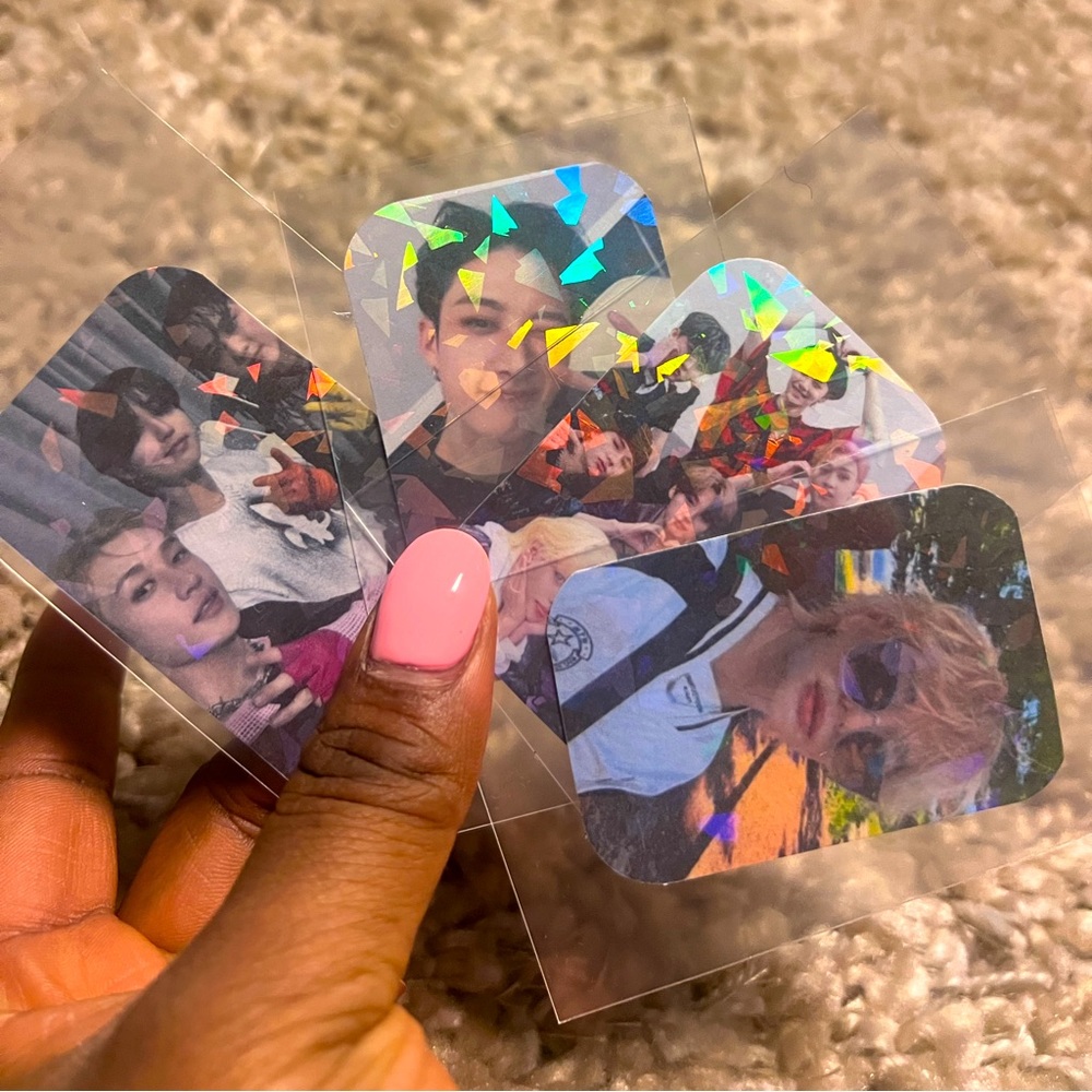 STRAYKIDS BABY PHOTOCARDS PACK(OF 4) 
these are handmade photocards of straykids